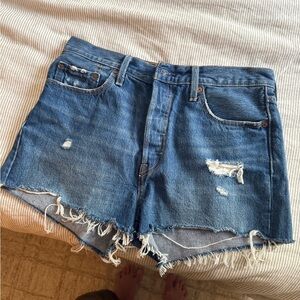 Levi’s Distressed Denim Women Shorts